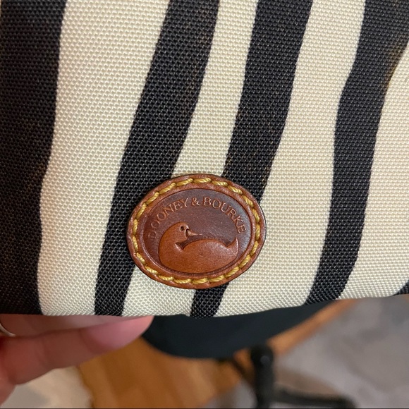 NWOT Dooney & Bourke Nylon North South Triple Zip Animal Crossbody Red Lining 🎁 - Picture 10 of 11